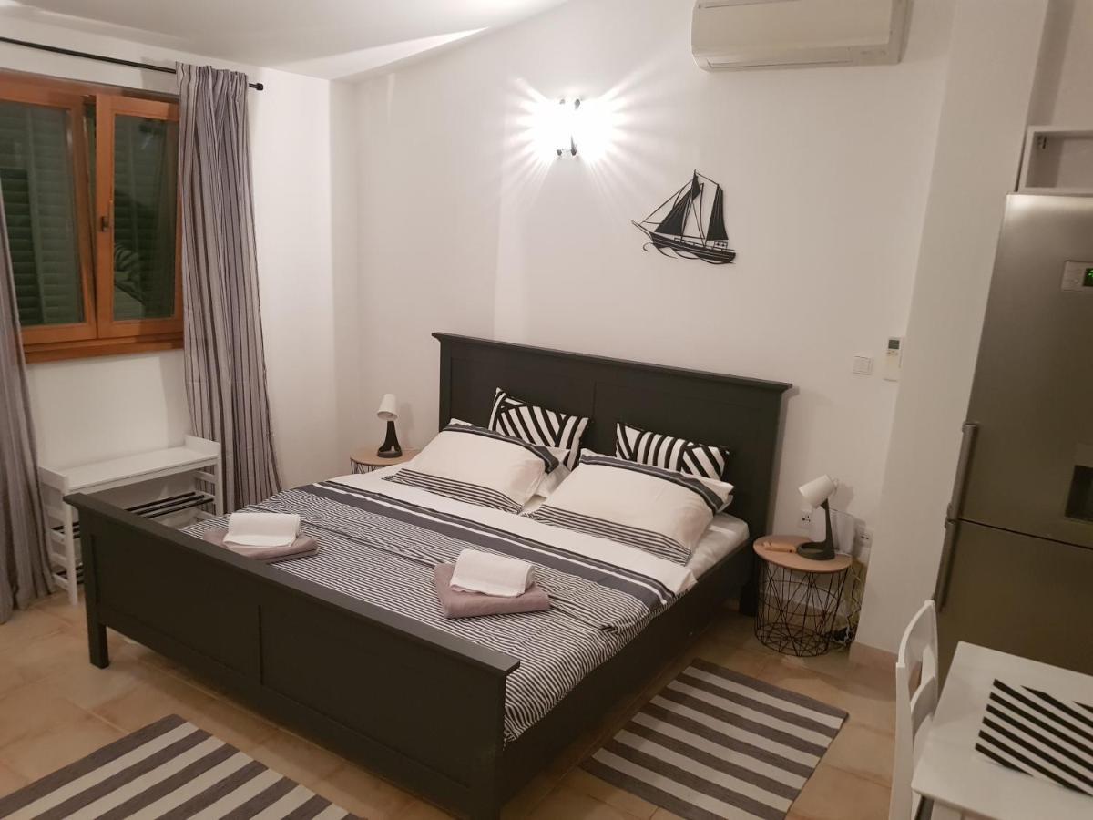 Apartments Summer Touch ペトルチャネ エクステリア 写真