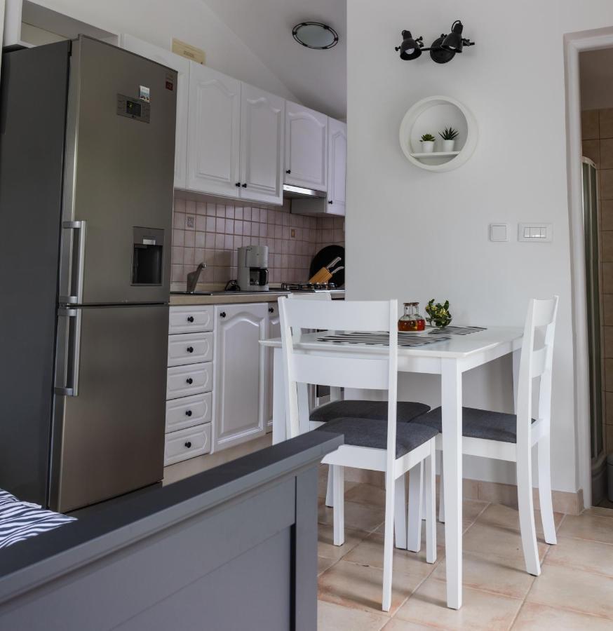 Apartments Summer Touch ペトルチャネ エクステリア 写真