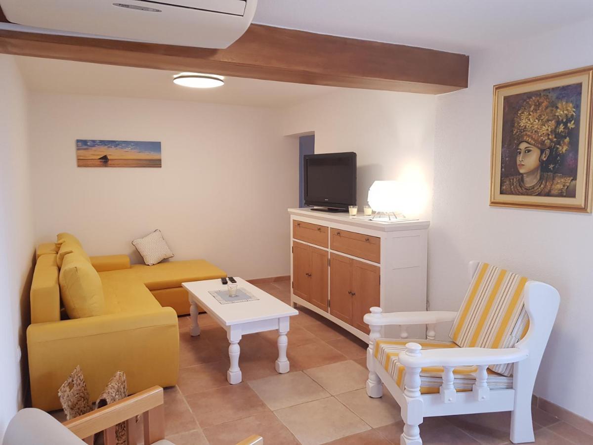 Apartments Summer Touch ペトルチャネ エクステリア 写真